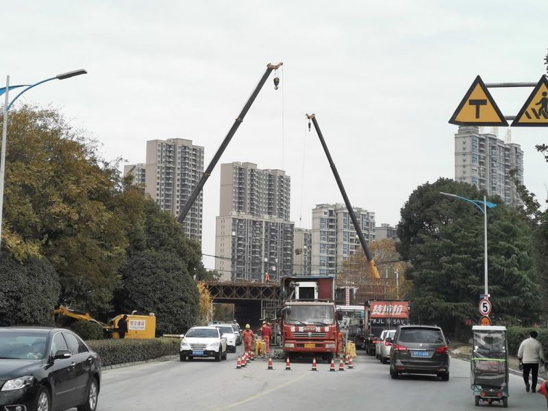 泰州泰渔路塌陷